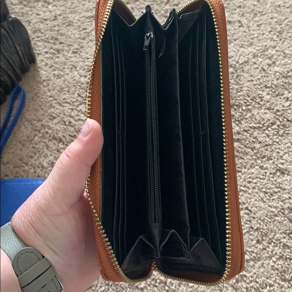 Wallets - Picture 4 of 4
